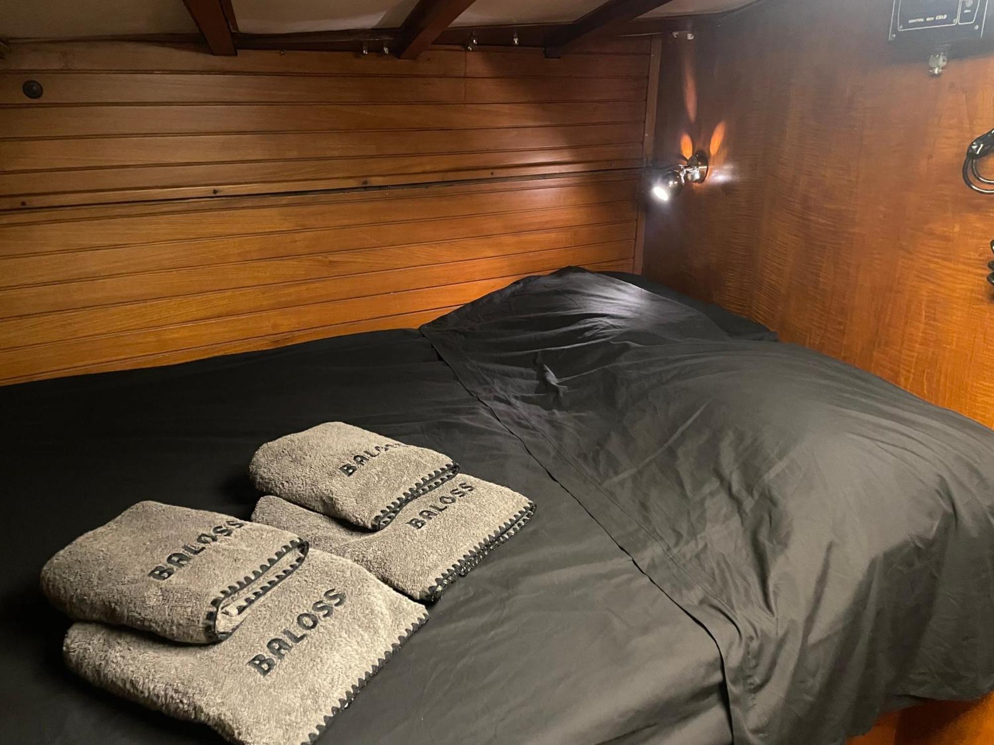 Sailboat B&B On Board 卡塔尼亚 外观 照片